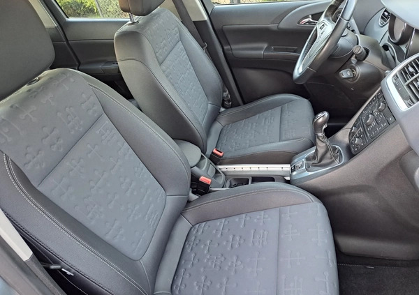 Opel Meriva cena 24800 przebieg: 173500, rok produkcji 2011 z Jarocin małe 232